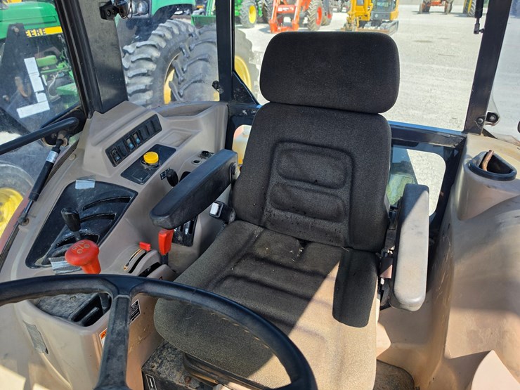 2015-kubota-m7060-image-15