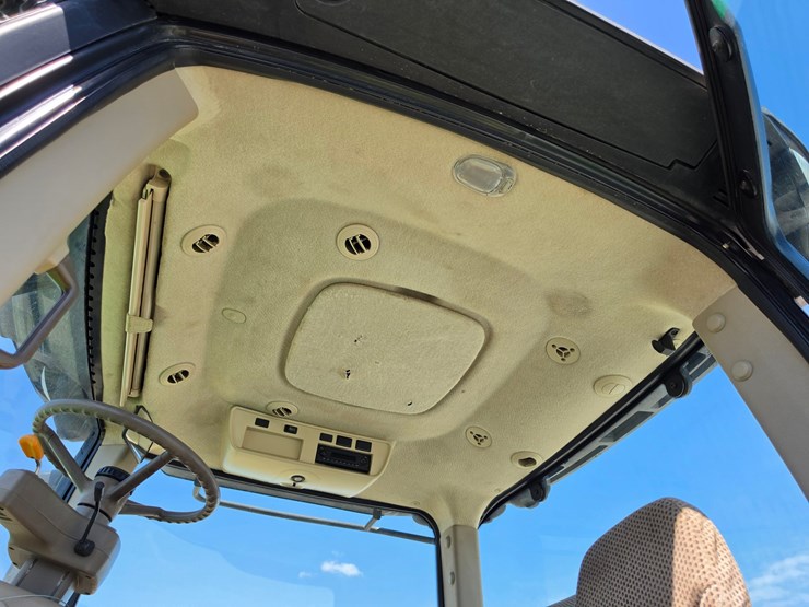 2014-john-deere-7210r-image-9