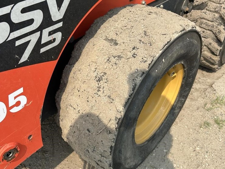 kubota-ssv75-image-30