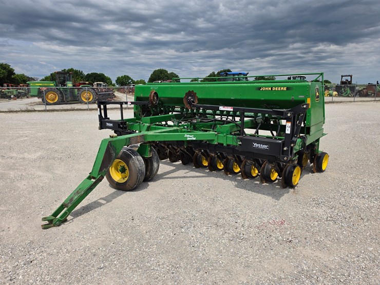 1992-john-deere-750-image-1