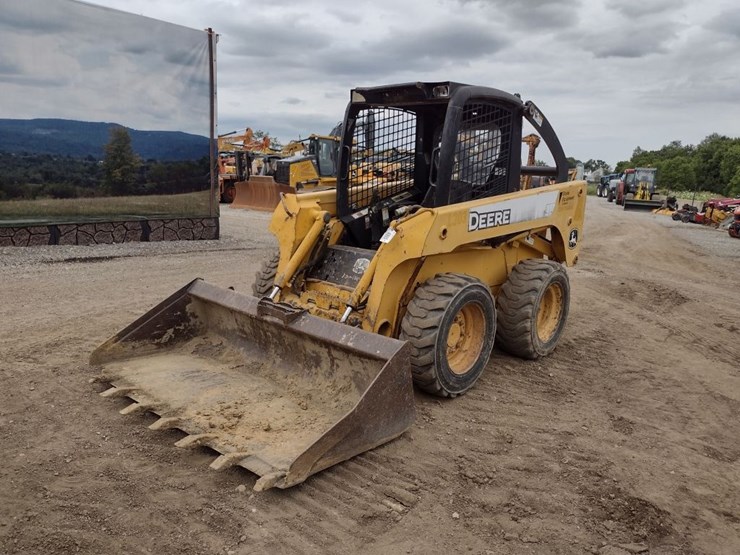 john-deere-317-image-23