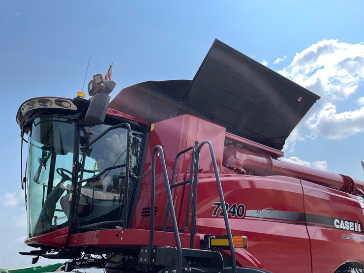 2018-case-ih-7240-image-108