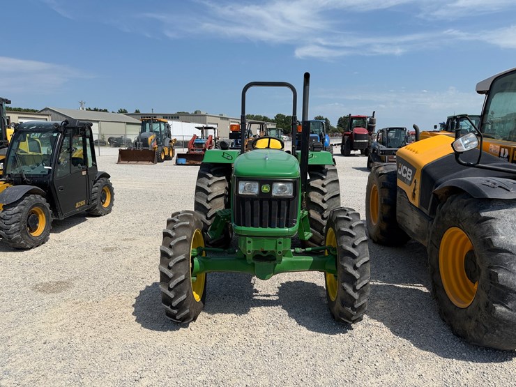 2011-john-deere-5065e-image-2