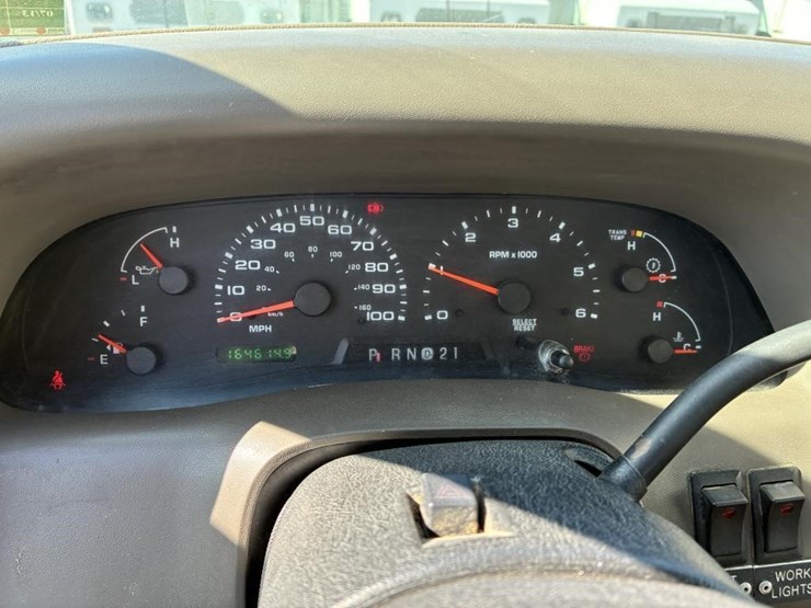 2003-ford-f550-image-21