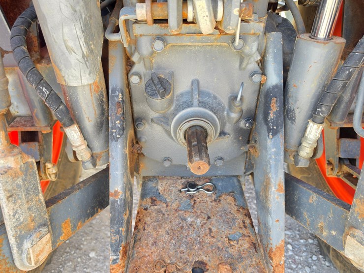 2015-kubota-m7060-image-31