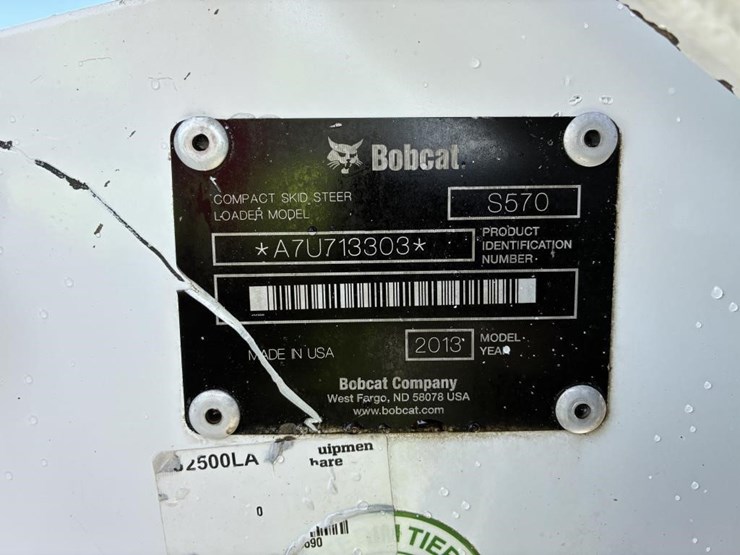 2013-bobcat-s570-image-23