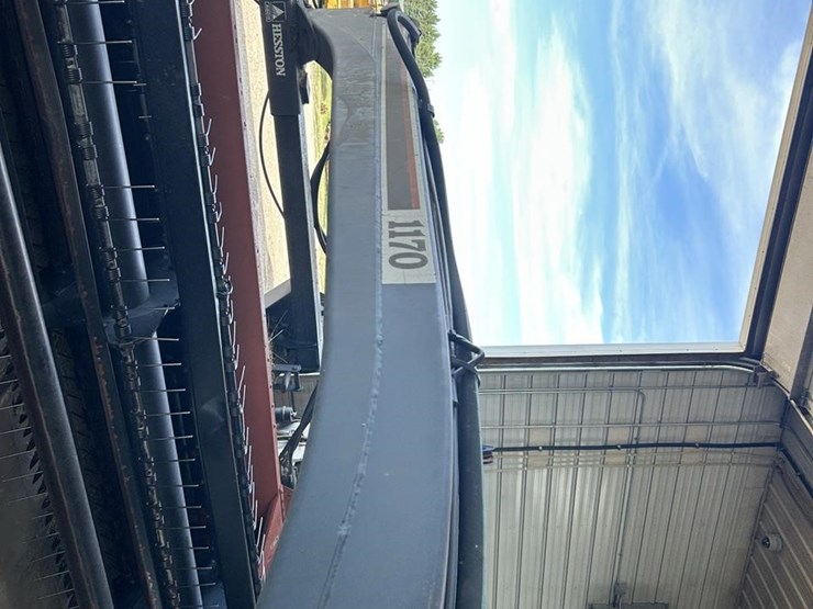 hesston-1170-image-4