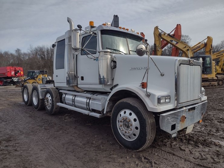 2005-western-star-4900fa-image-39