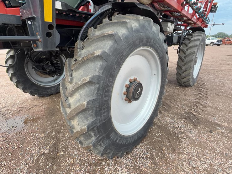 2009-case-ih-4420-self-propelled-sprayer-image-14