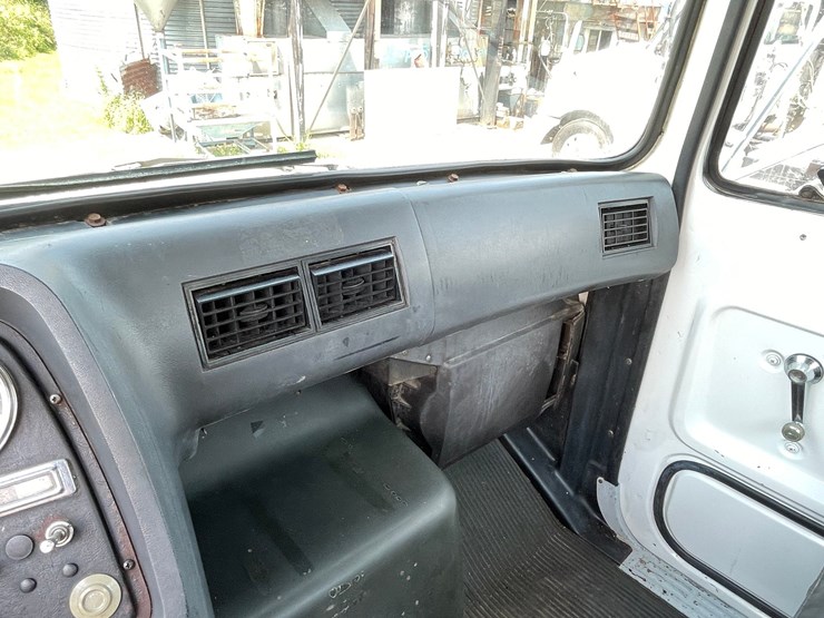 1990-ford-l8000-image-59