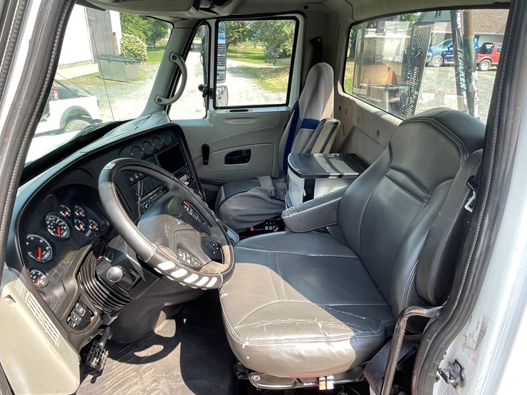 2011-international-prostar-image-75