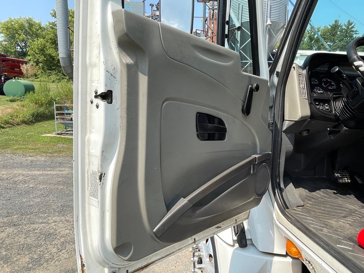 2011-international-prostar-image-71