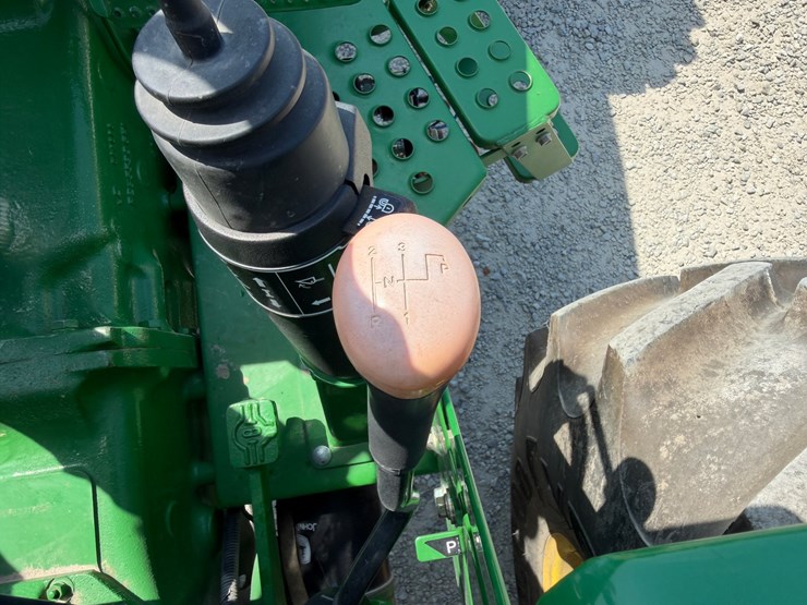 2011-john-deere-5065e-image-19