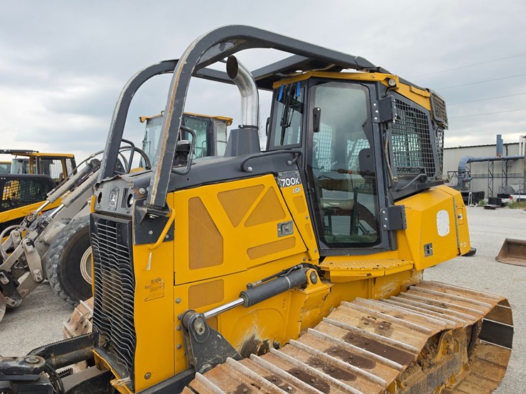 2019-deere-700k-lgp-image-7