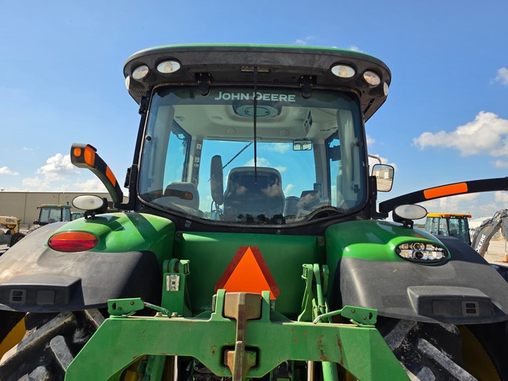 2012-john-deere-8335r-image-15