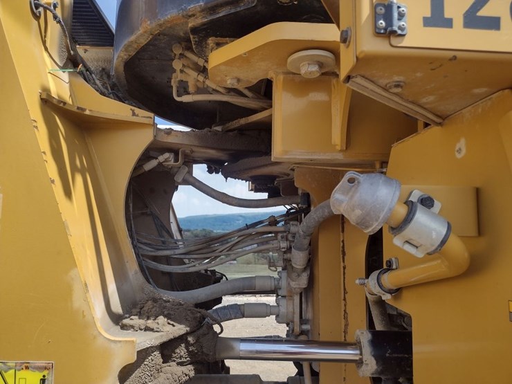 caterpillar-982m-image-17