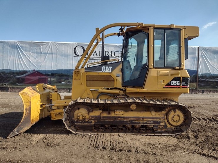 caterpillar-d5g-xl-image-1