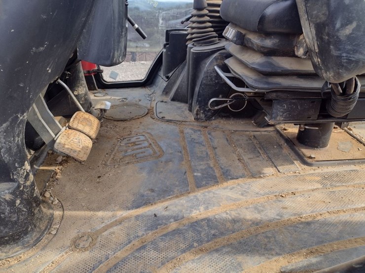 jcb-3cx14-image-13