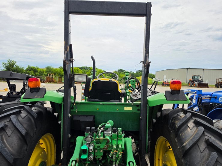 2000-john-deere-6210-image-15