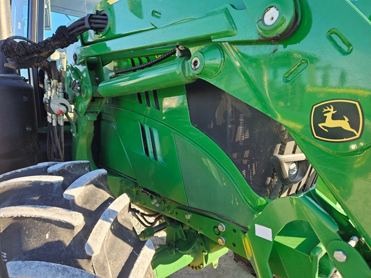 2024-john-deere-6175m-image-23