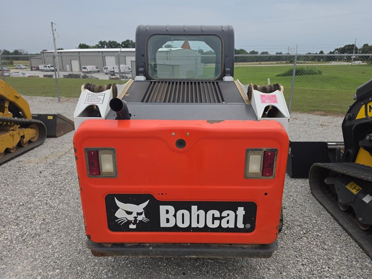 2022-bobcat-t550-image-33