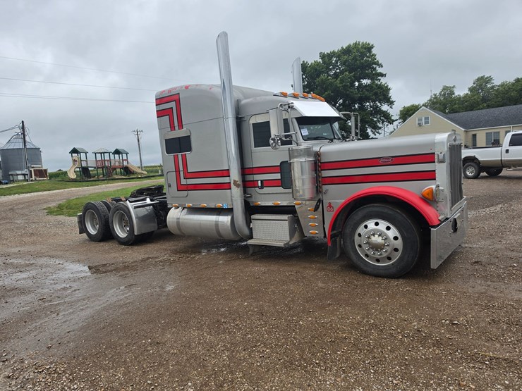 2006-peterbilt-379-image-25