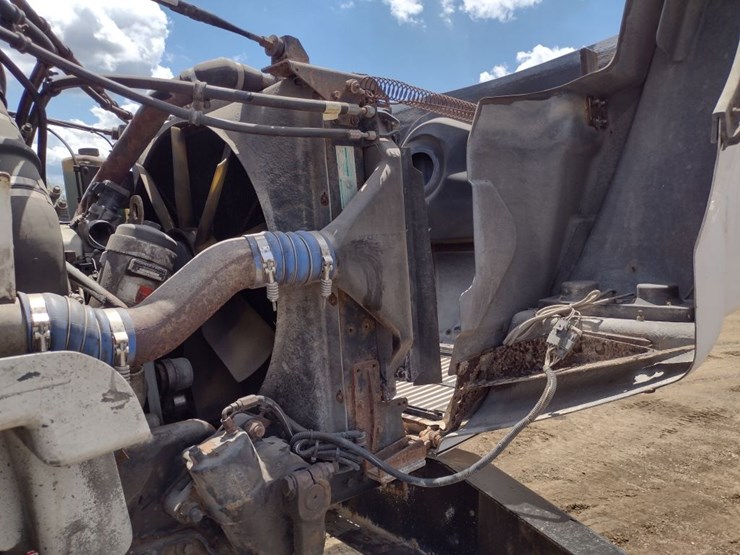 western-star-4900-image-53