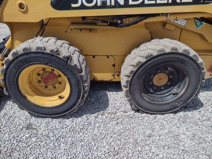 john-deere-250-image-12