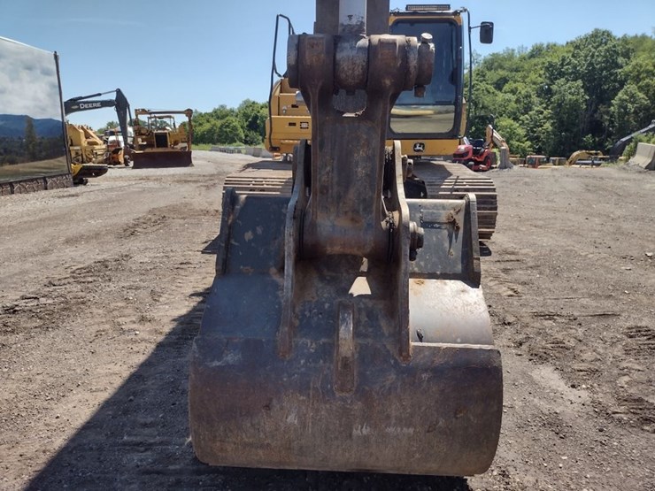 deere-210g-lc-image-24
