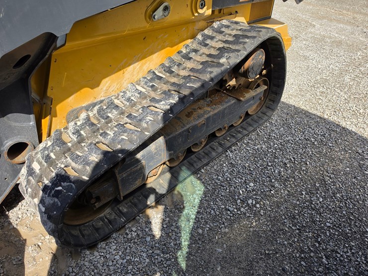 2018-deere-331g-image-12