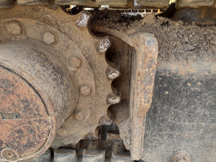 caterpillar-15-image-31