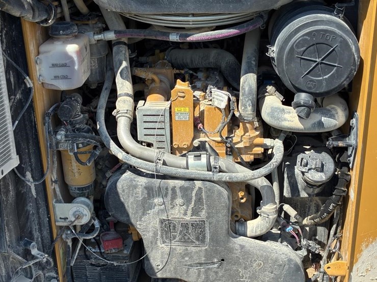 2023-caterpillar-259d3-image-25
