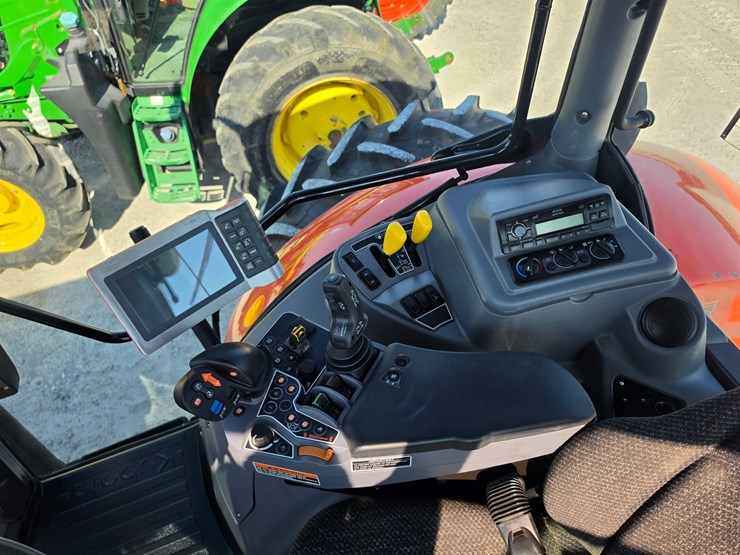 2019-kubota-m7-172-image-13