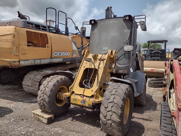 deere-324l-image-1