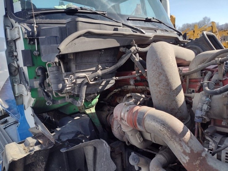 international-prostar-image-24