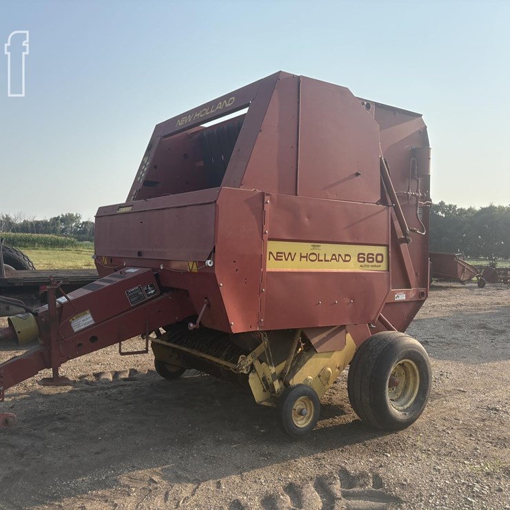 NEW HOLLAND 660