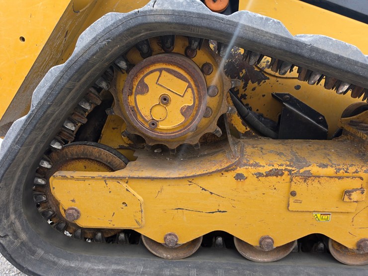 2016-caterpillar-259d-image-21