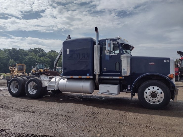 1995-peterbilt-378-image-3