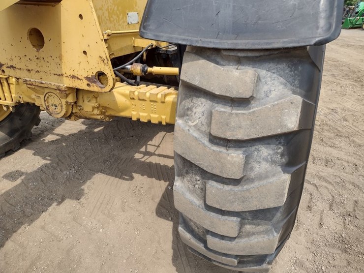 caterpillar-th83-image-16