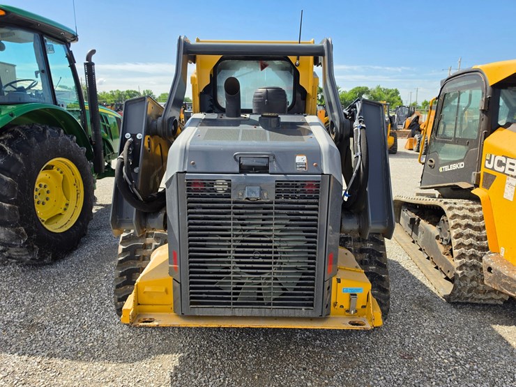 2018-deere-331g-image-15