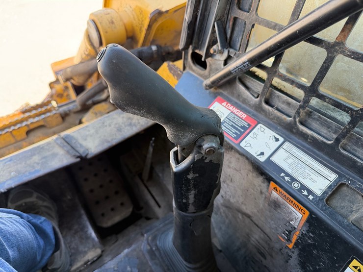 2004-john-deere-280-image-12