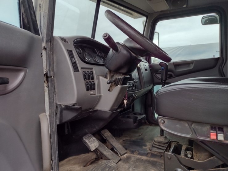 peterbilt-337-image-13