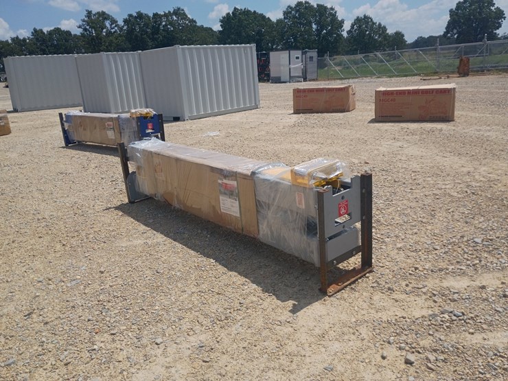 #l77-020-•-lanch-two-post-vehicle-lift-image-3