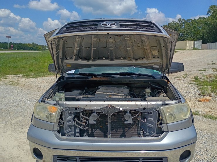2010-toyota-tundra-image-13
