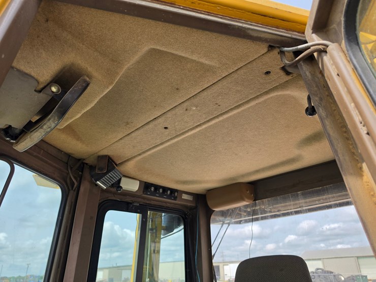 1990-caterpillar-d5h-lgp-image-8