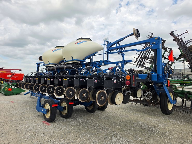 2013-kinze-3600-image-8