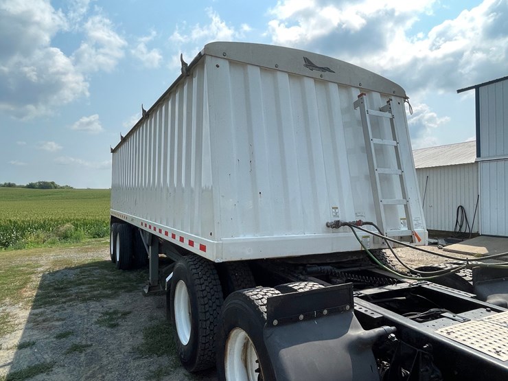 #1260-•-2013-jet-co-tandem-axle-26'-grain-trailer-(has-wi-title)-image-3