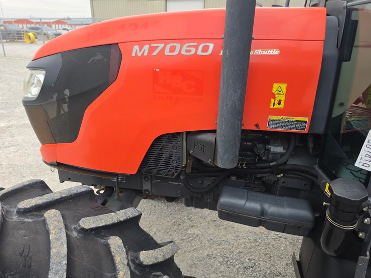 2017-kubota-m7060-image-8