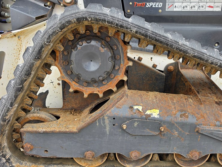 2021-bobcat-t76-image-22