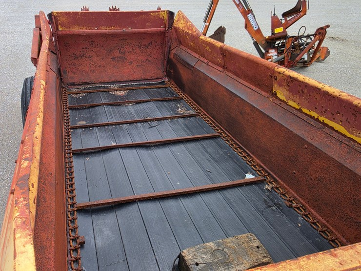 new-holland-155-image-4
